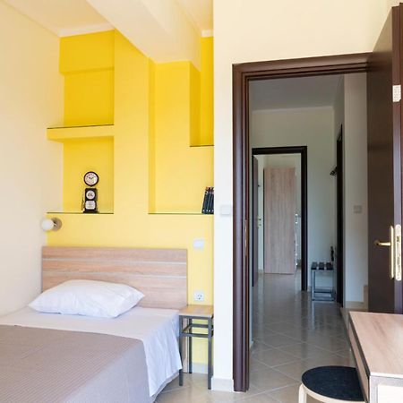Alexandros Maisonettes Nea Moudania Exterior photo